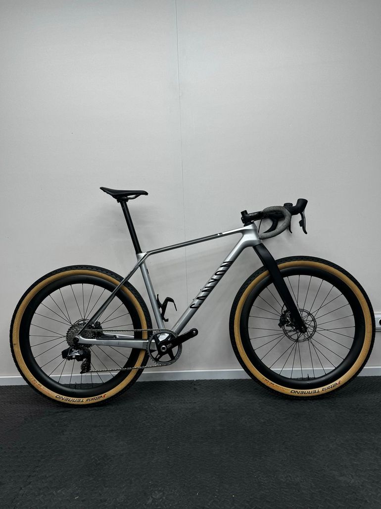 Used Canyon Exceed CF SLX 2024 2024 Mountainbike — image 1 of 13