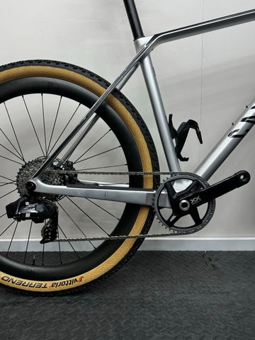 Used Canyon Exceed CF SLX 2024 2024 Mountainbike, Light Gray — image 2 of 13