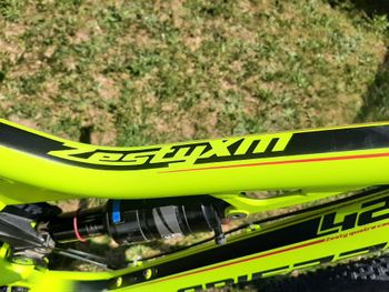 Used Lapierre Zesty Shimano Deore XT 2017 Mountainbike, Orange — image 8 of 12
