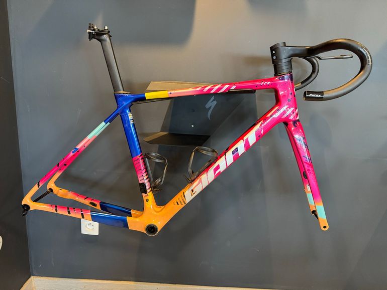 Used Giant TCR Advanced Pro Frameset 2026 Frameset 2026 Road & Gravel, Rot — image 1 of 4