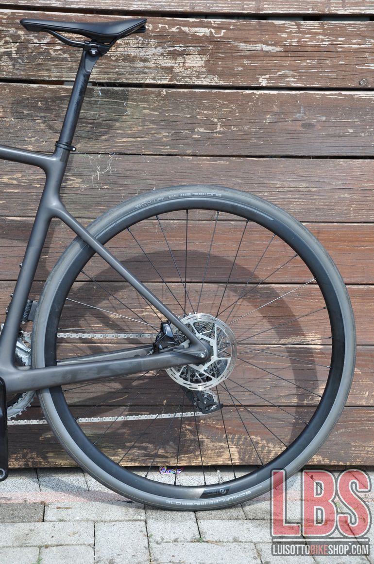 Used Scott Addict RC SRAM Rival eTap AXS 2024 Road & Gravel, Black — image 26 of 38