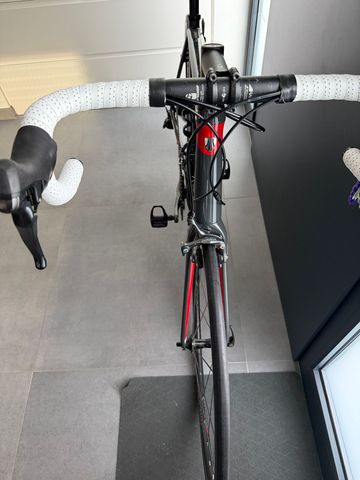 Trek Émonda ALR 4 2016 2016 Road & Gravel usato, Grigio chiaro — immagine 3 di 6