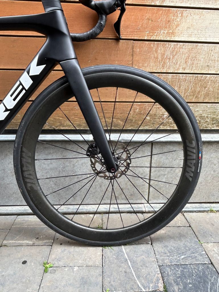 Used Trek Madone SL 5 Gen 8 2025 2025 Road & Gravel — image 4 of 7