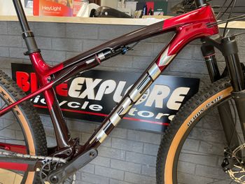 Used Trek Supercaliber SL 9.6 Gen 2 2026 2026 Mountainbike, Red, 29 — image 3 of 4