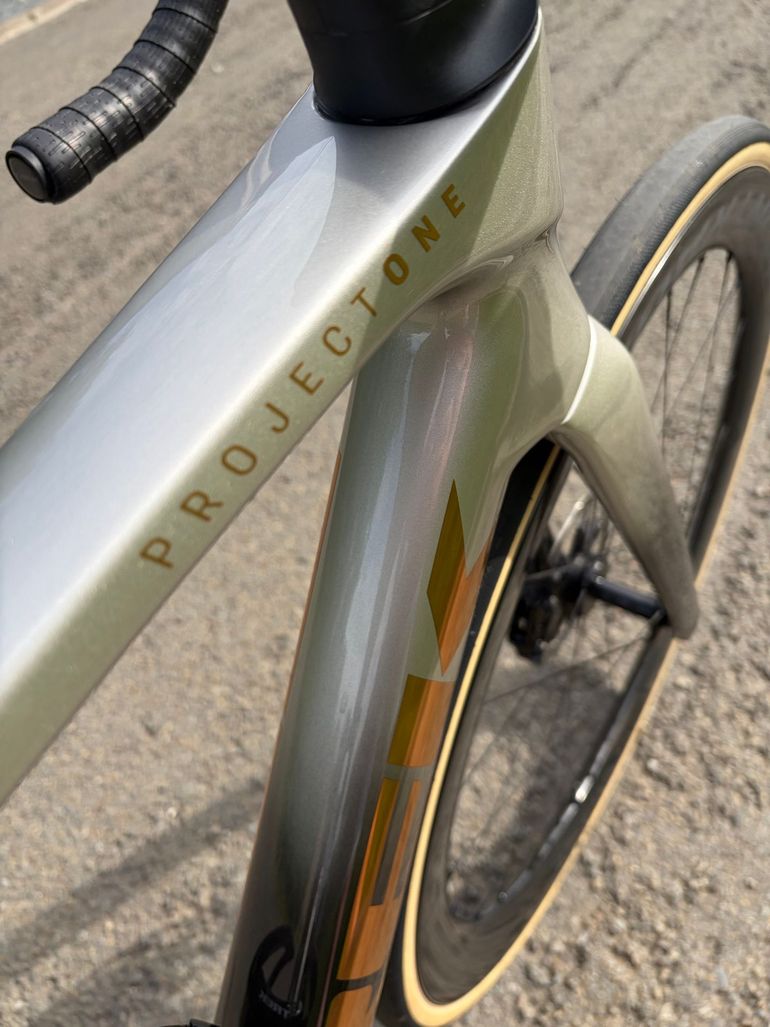 Used Trek Madone SLR 7 AXS Gen 8 2026 2026 Road & Gravel, Light Gray — image 12 of 15