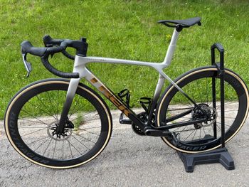 Used Trek Madone SLR 7 AXS Gen 8 2026 2026 Road & Gravel, Light Gray — image 5 of 15