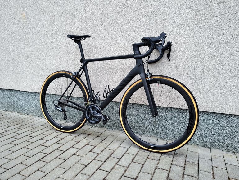 Used Canyon Ultimate CF SL 8 2021 2021 Road & Gravel, Black — image 2 of 7