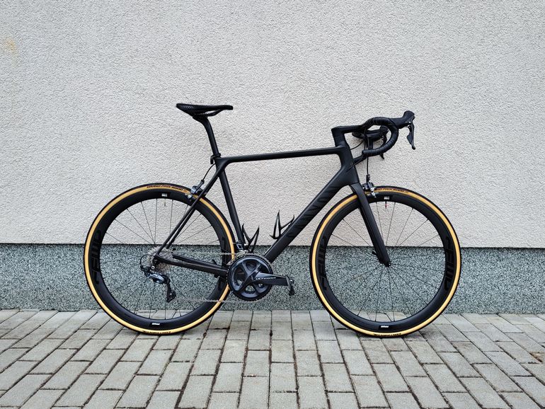 Used Canyon Ultimate CF SL 8 2021 2021 Road & Gravel, Black — image 1 of 7