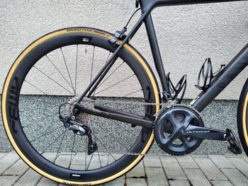 Used Canyon Ultimate CF SL 8 2021 2021 Road & Gravel, Black — image 4 of 7