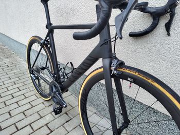 Used Canyon Ultimate CF SL 8 2021 2021 Road & Gravel, Black — image 5 of 7