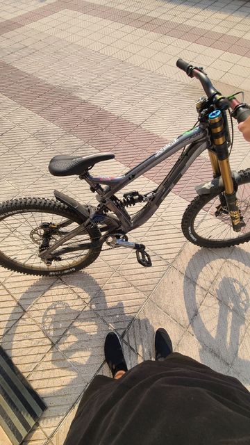 GT Fury Custom Single Speed / Fixed Gear 2017 Mountainbike usato, Grigio chiaro — immagine 6 di 9