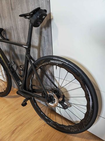 Used Scott Addict RC 40 2024 2024 Road & Gravel, Black — image 2 of 8