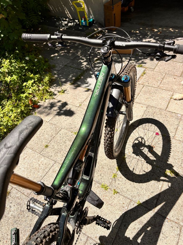 Used Orbea RALLON M-TEAM 2023 2023 Mountainbike — image 4 of 11