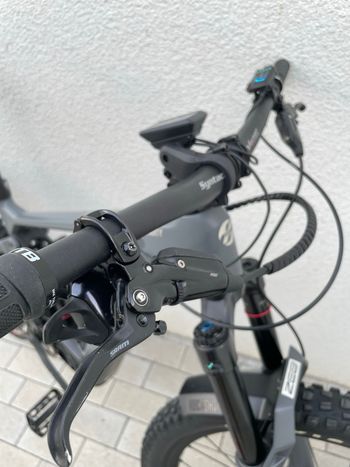 Used Ghost E-Riot AM CF Full Party 2023 2023 Mountainbike, Hellgrau, 27.5, 29 — image 8 of 9