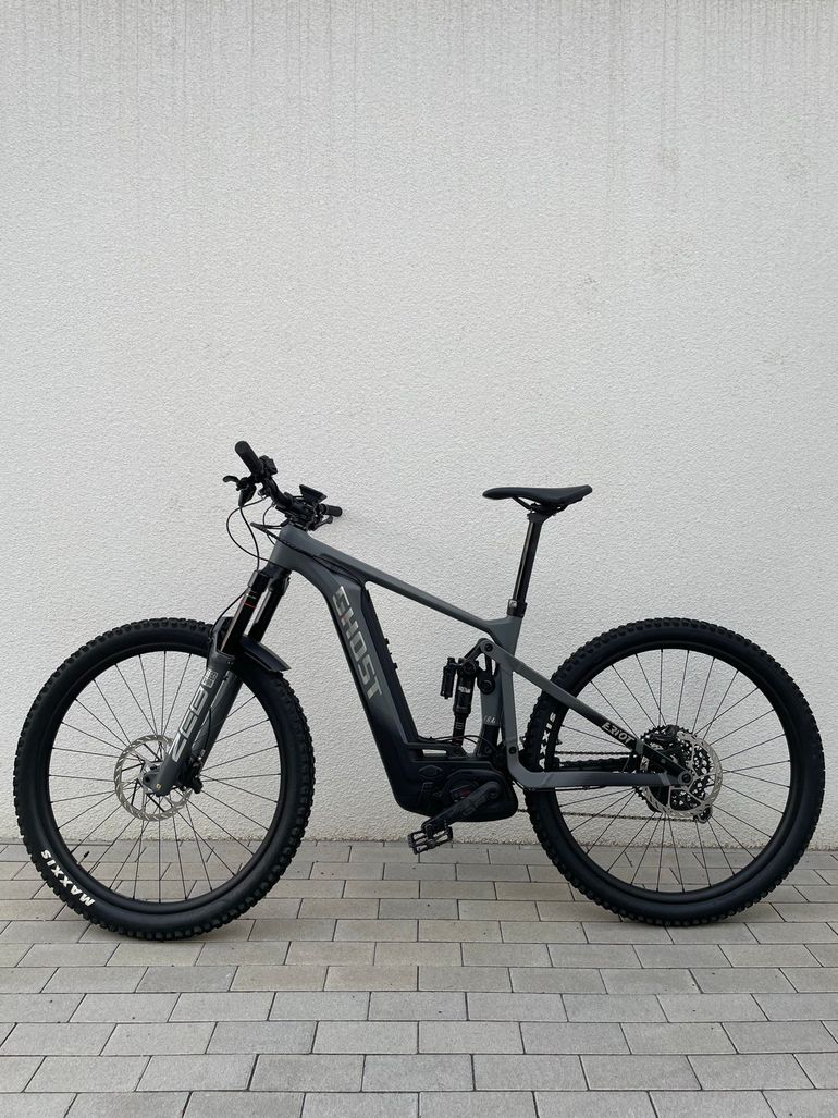 Used Ghost E-Riot AM CF Full Party 2023 2023 Mountainbike, Hellgrau, 27.5, 29 — image 9 of 9
