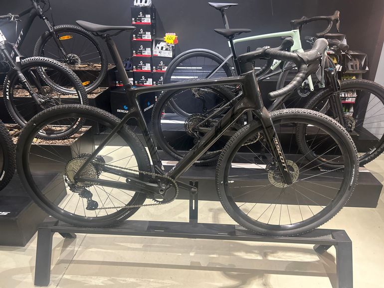 Used Scott Addict Gravel 30 2026 2026 Road & Gravel, Black — image 1 of 11