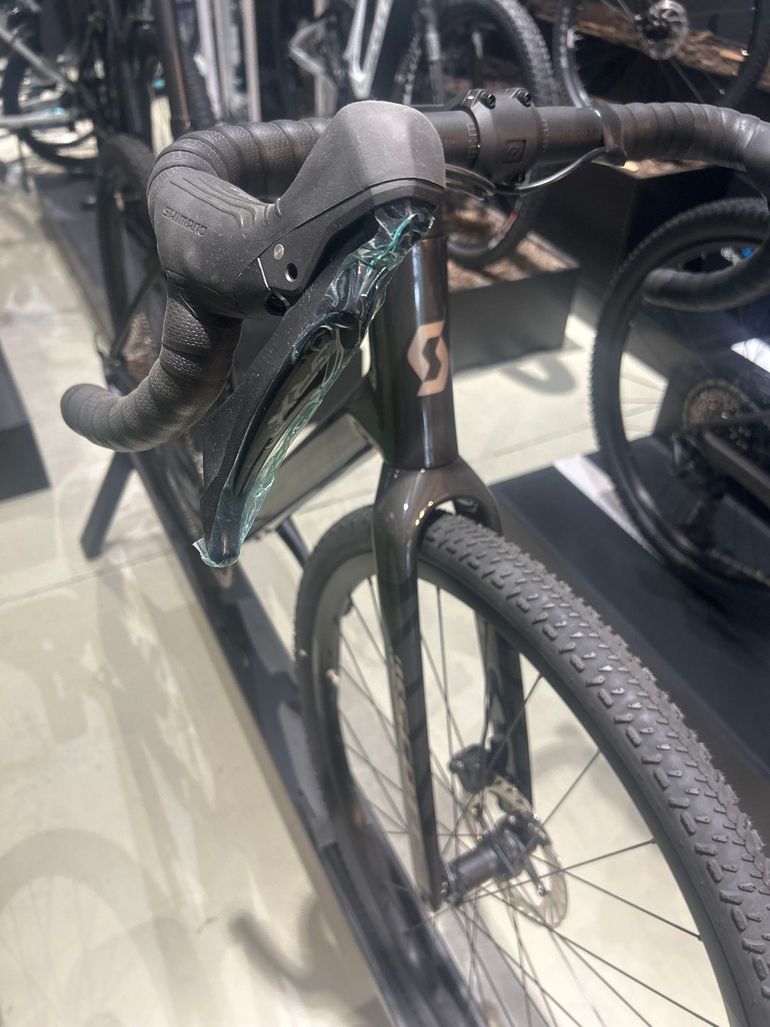 Used Scott Addict Gravel 30 2026 2026 Road & Gravel, Black — image 10 of 11