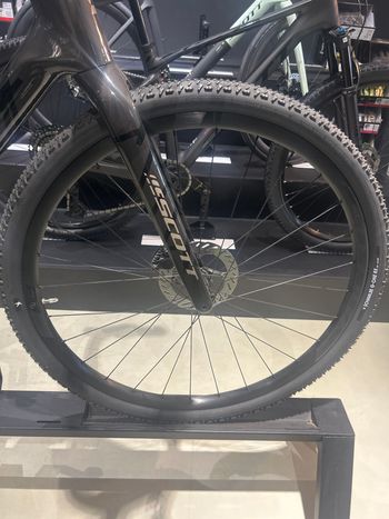 Used Scott Addict Gravel 30 2026 2026 Road & Gravel, Black — image 9 of 11