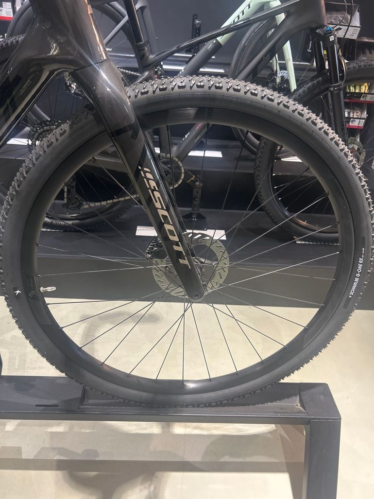 Used Scott Addict Gravel 30 2026 2026 Road & Gravel, Black — image 9 of 11