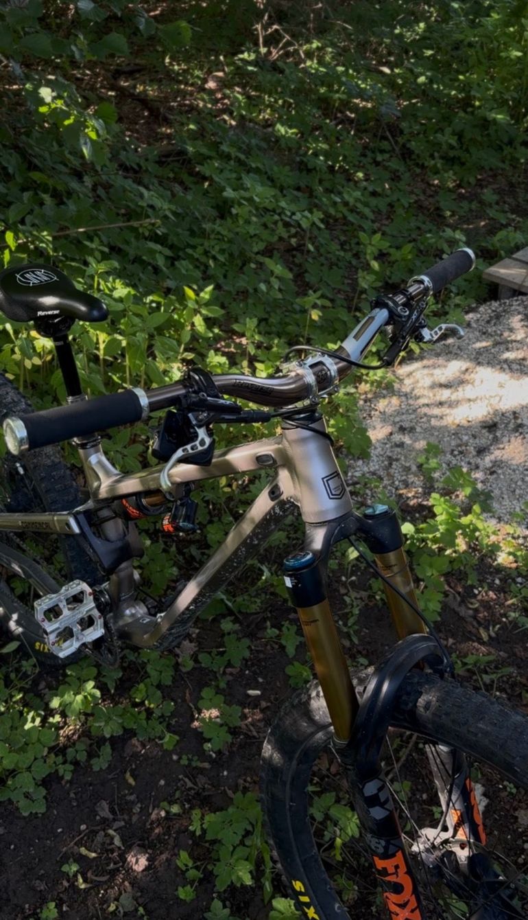 Used Commencal META SX SIGNATURE 2022 2022 Mountainbike, Light Gray — image 5 of 8