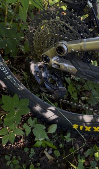 Used Commencal META SX SIGNATURE 2022 2022 Mountainbike, Light Gray — image 3 of 8