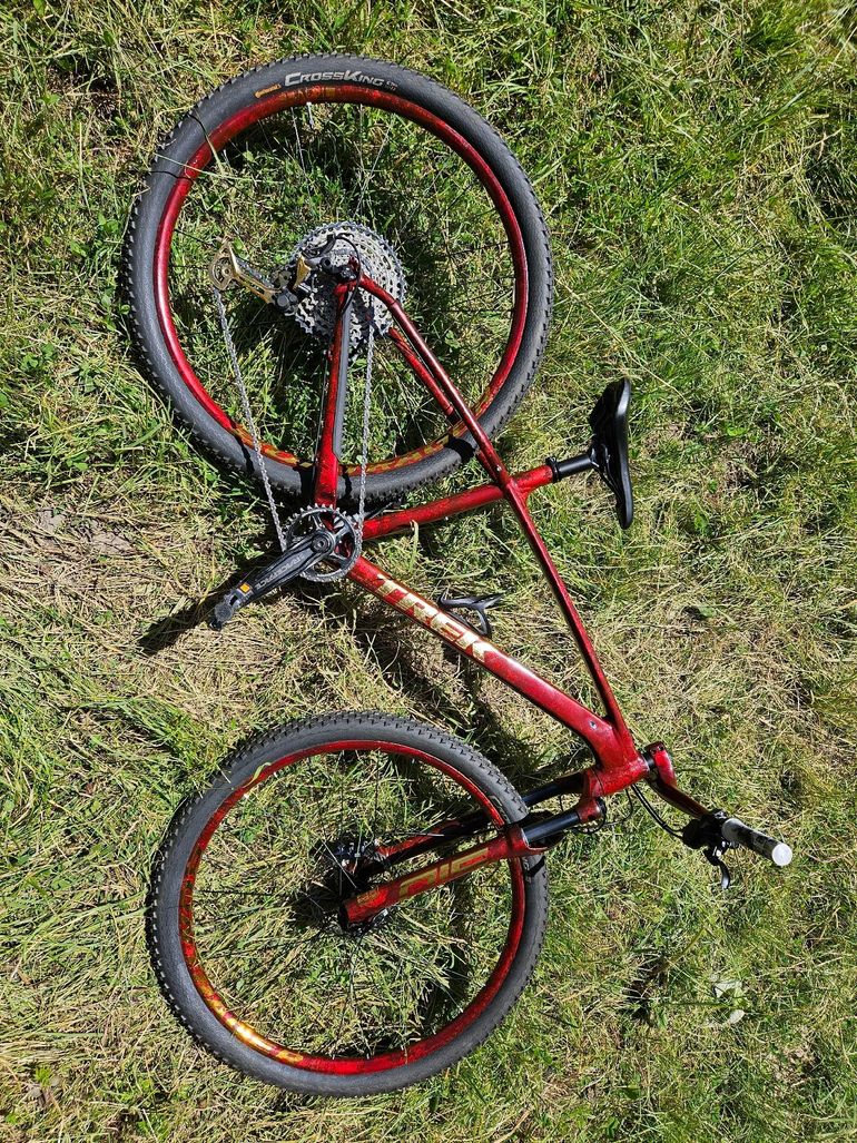 Used Trek Trek Custom Shimano Deore XT 2023 Mountainbike, Red — image 1 of 3