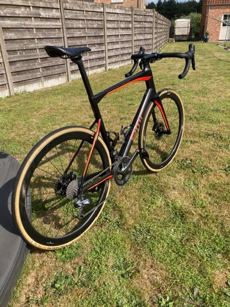 Used BMC Roadmachine 01 FOUR 2020 2020 Road & Gravel, Black — image 3 of 4
