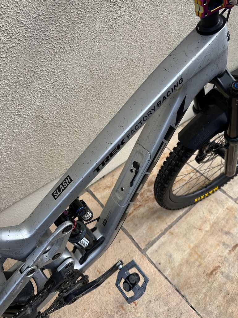 Used Trek Slash 9.9 XX AXS T-Type Gen 6 2024 2024 Mountainbike — image 4 of 6