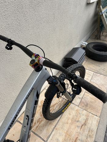 Used Trek Slash 9.9 XX AXS T-Type Gen 6 2024 2024 Mountainbike — image 5 of 6