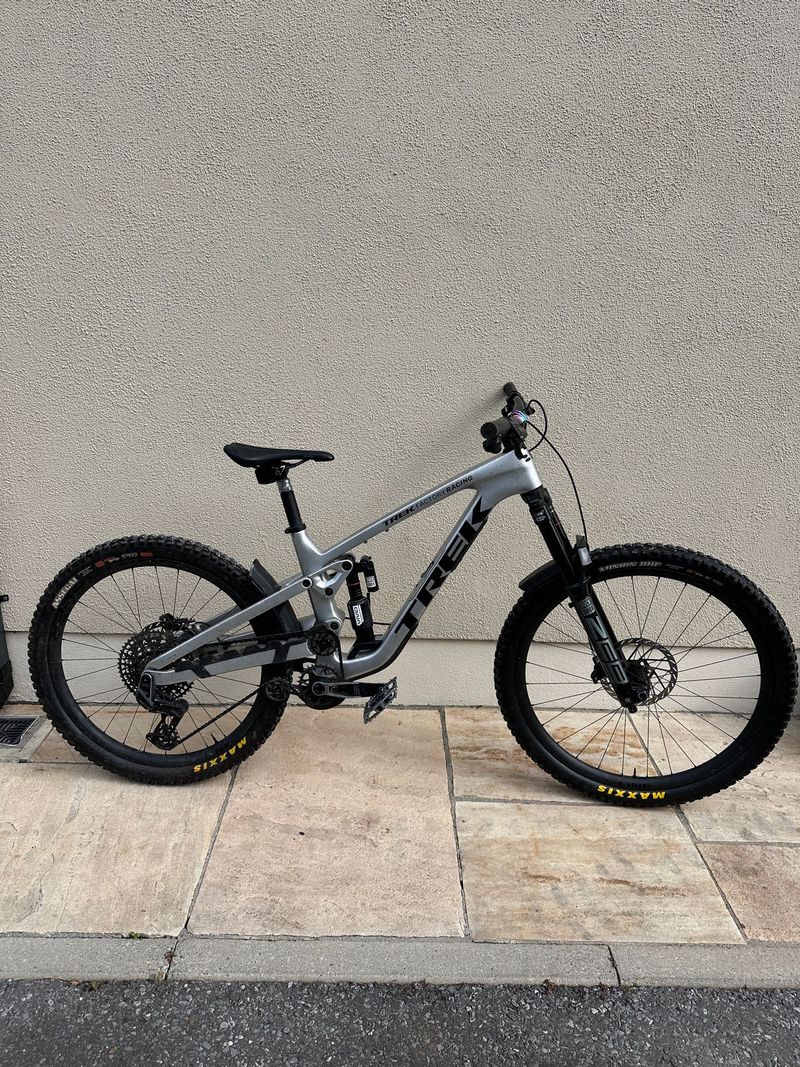 Used Trek Slash 9.9 XX AXS T-Type Gen 6 2024 2024 MTB
