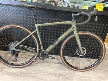 Used Specialized Diverge Comp 2025 2025 Road & Gravel, Green — image 1 of 5