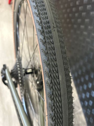 Used Specialized Diverge Comp 2025 2025 Road & Gravel, Green — image 4 of 5