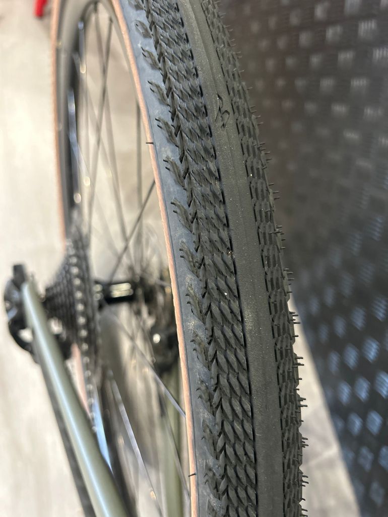Used Specialized Diverge Comp 2025 2025 Road & Gravel — image 4 of 5
