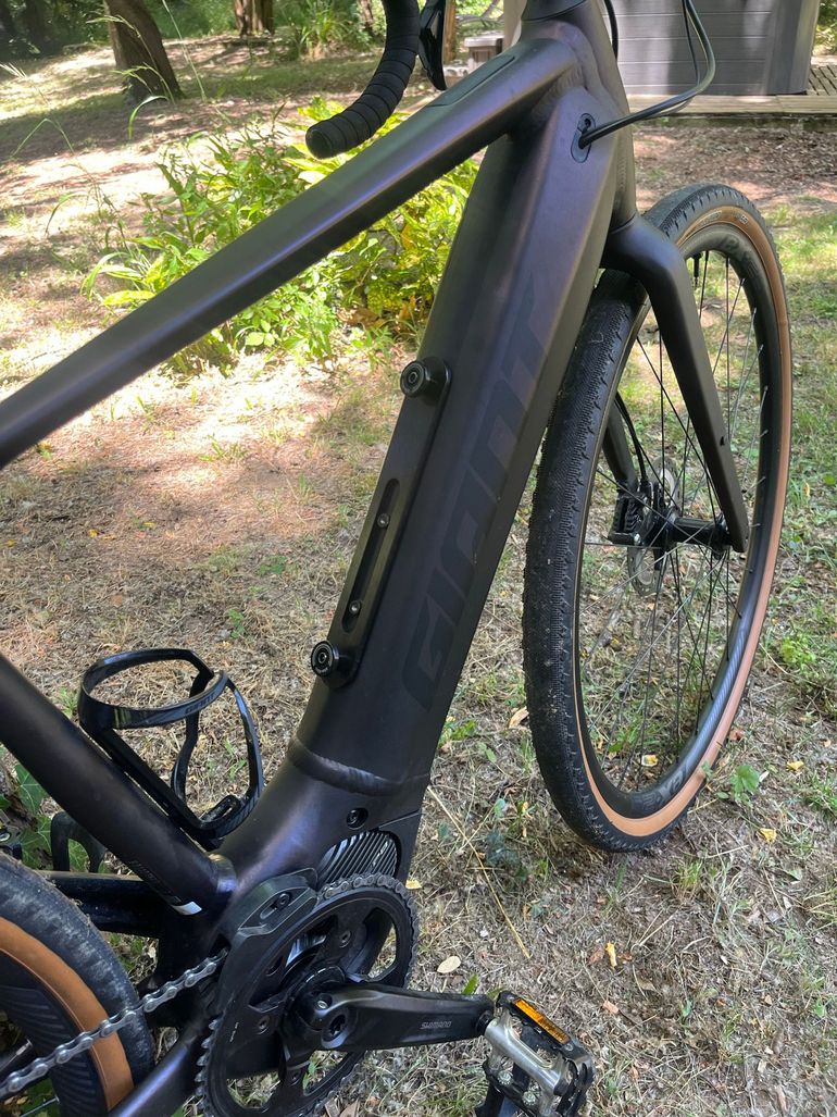 Used Giant Revolt E+ 2022 2022 Road & Gravel — image 6 of 8