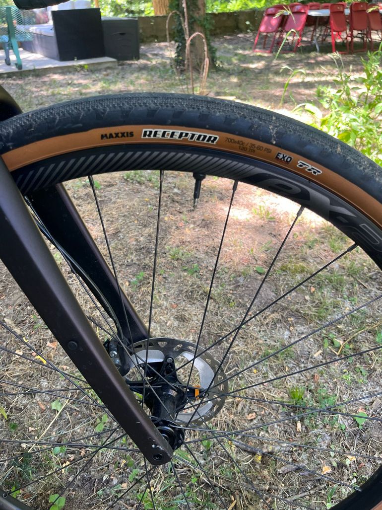 Used Giant Revolt E+ 2022 2022 Road & Gravel — image 3 of 8