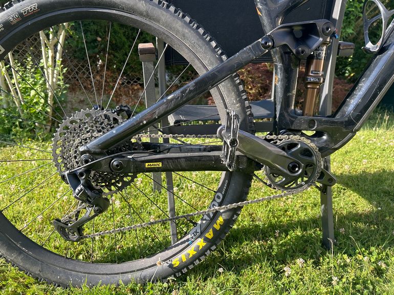 Used Vitus Escarpe 29 CRX Mountain 2021 2021 Mountainbike, Black — image 3 of 4