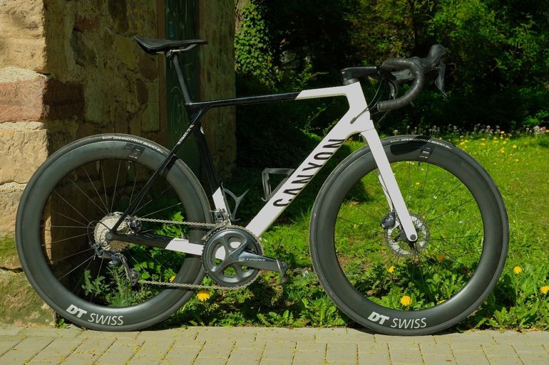 Used Canyon Ultimate CF SL Disc 8.0 2020 2020 Road & Gravel, White — image 1 of 3