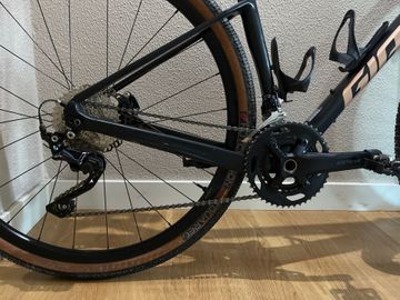 Giant Revolt Advanced 3 2022 2022 Road & Gravel d'occasion — image 3 sur 5