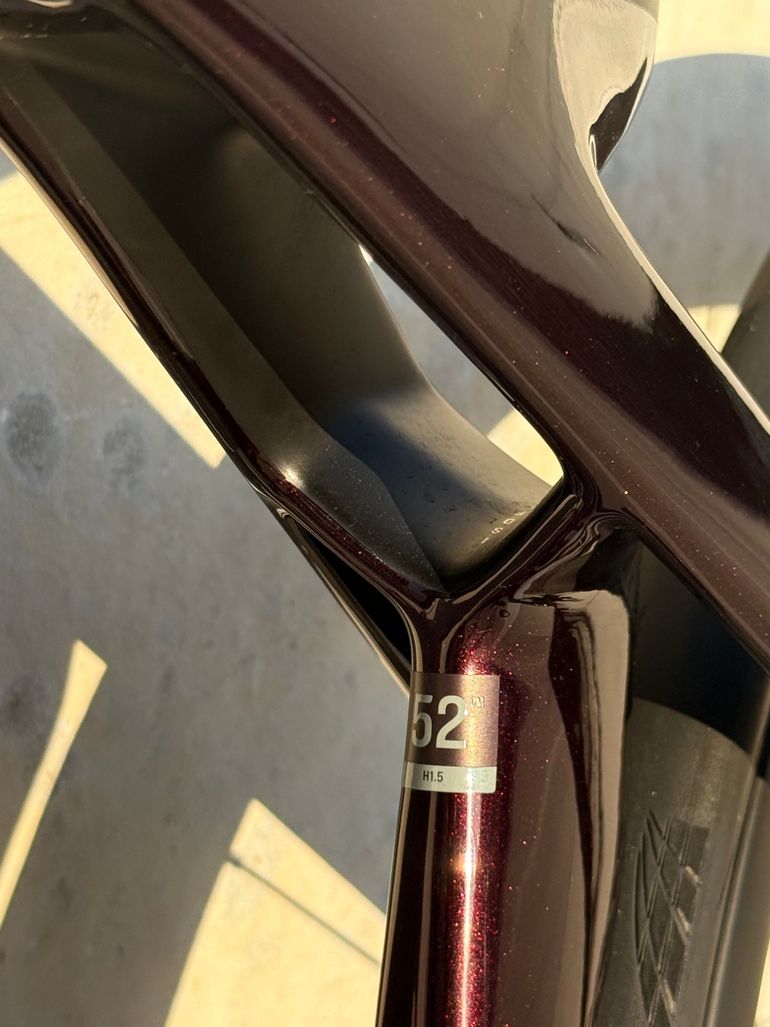 Used Trek Madone SL 7 Gen 7 2024 2024 Road & Gravel, Red — image 11 of 14