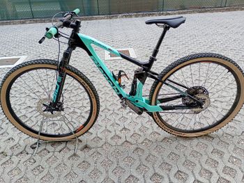 Used Bianchi Methanol Shimano Deore XT 2020 Mountainbike, Black — image 2 of 5