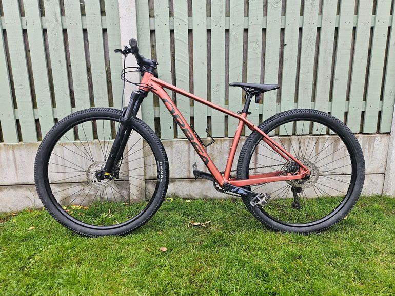 Used Orbea ONNA 20 2024 2024 Mountainbike, Rosso — image 1 of 6