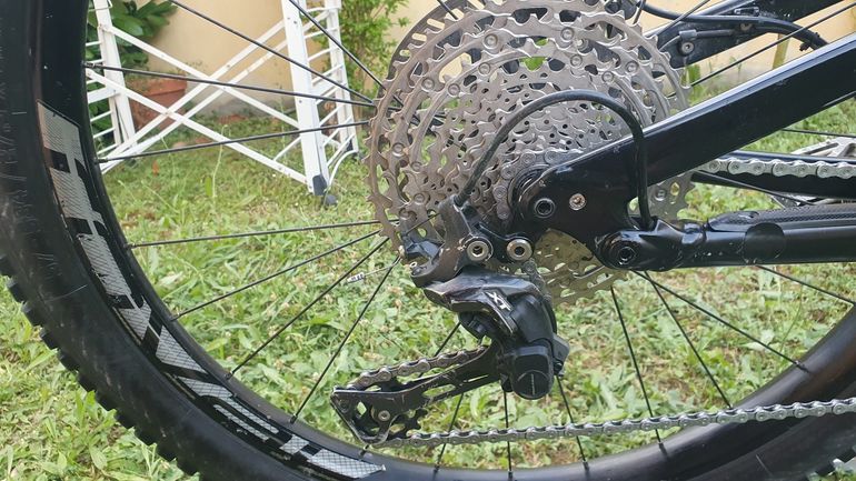 Used Specialized Turbo Levo Expert 29 2018 Mountainbike, Schwarz — image 8 of 15