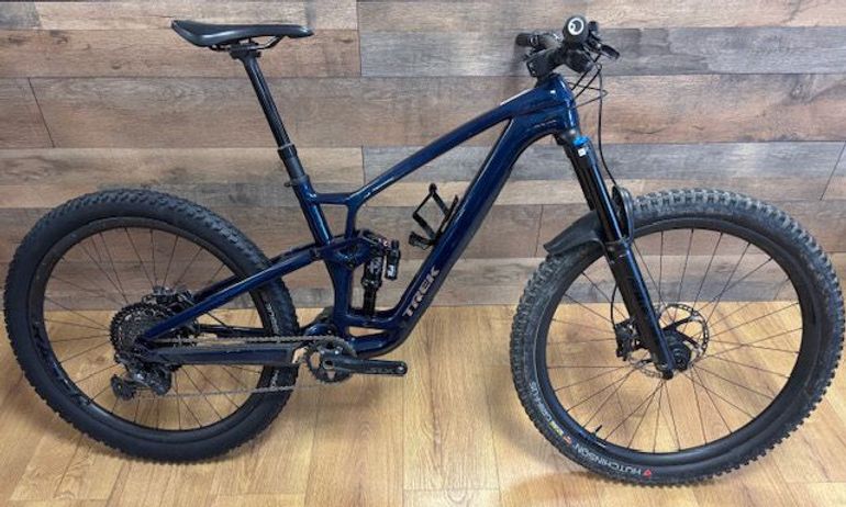 Used Trek Fuel EX 9.8 XT Gen 6 2023 2023 Mountainbike, Blue, 29 — image 1 of 8