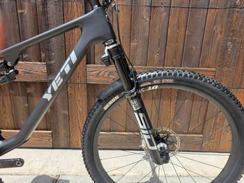 Used Yeti ASR T5 ULT XX SL AXS TRANSMISSION 2025 2025 Mountainbike, Black, 29 — image 2 of 8