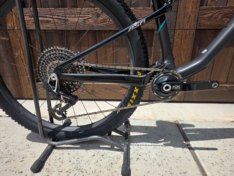 Used Yeti ASR T5 ULT XX SL AXS TRANSMISSION 2025 2025 Mountainbike, Black, 29 — image 3 of 8