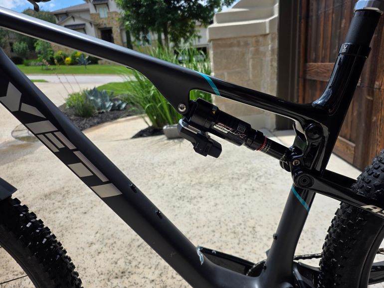 Used Yeti ASR T5 ULT XX SL AXS TRANSMISSION 2025 2025 Mountainbike, Black, 29 — image 7 of 8