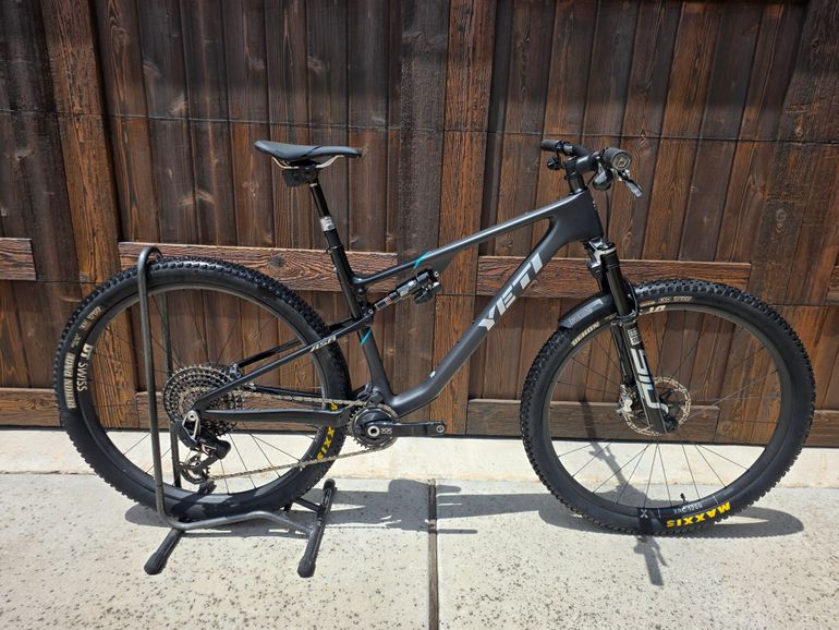 Used Yeti ASR T5 ULT XX SL AXS TRANSMISSION 2025 2025 Mountainbike, Black, 29 — image 1 of 8