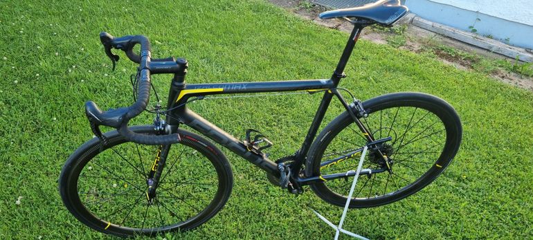 Used Focus Izalco Max, Campagnolo Super Rekord 2016 Road & Gravel, Schwarz — image 2 of 18