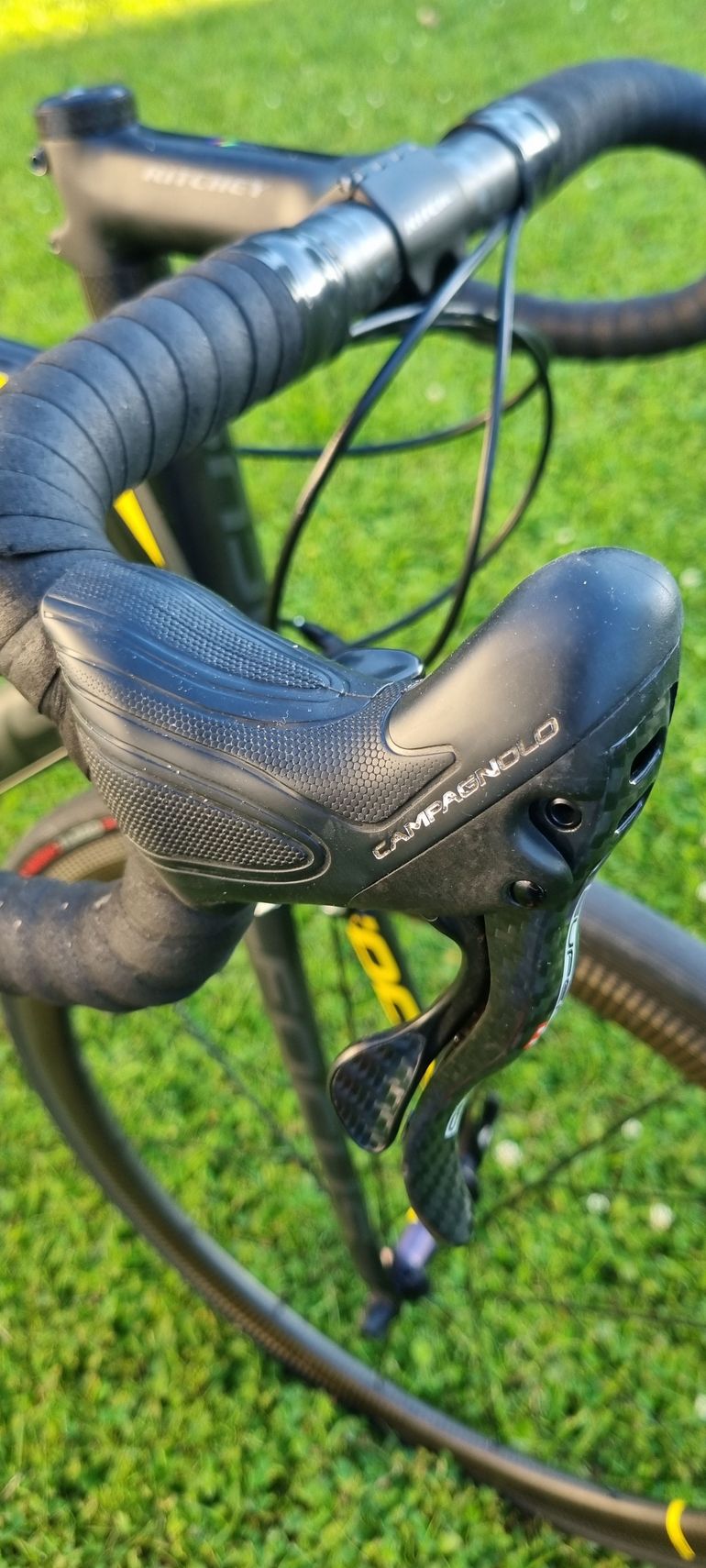 Used Focus Izalco Max, Campagnolo Super Rekord 2016 Road & Gravel, Schwarz — image 8 of 18