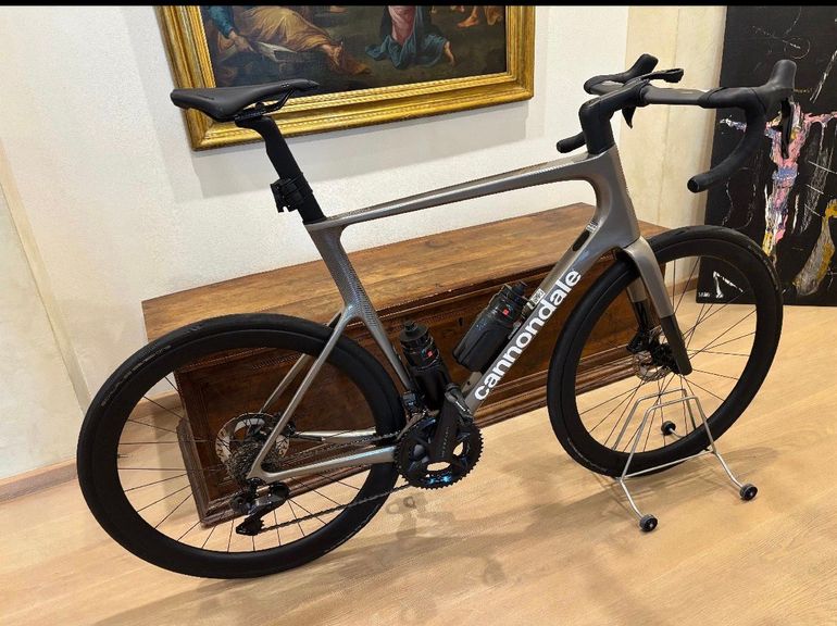 Used Cannondale SuperSix EVO 2 2025 2025 Road & Gravel, Light Gray — image 3 of 8